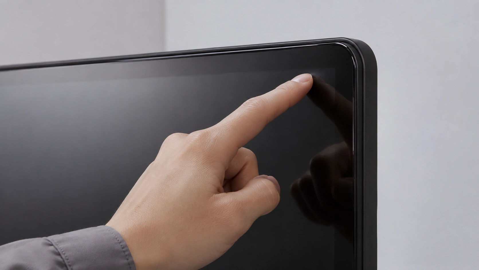 Curved-edge touch accuracy